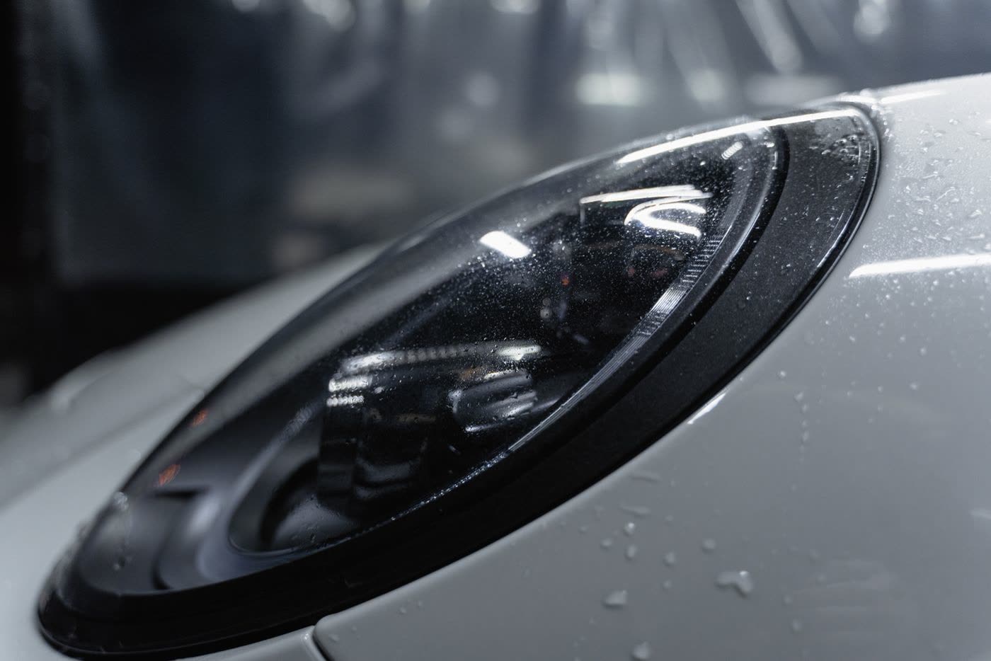 Example photo: glossy paint and headlight